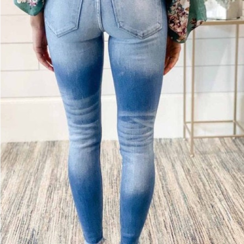 Yelum Carolyn stretch jeans 💕✨ - Picture 2 of 3